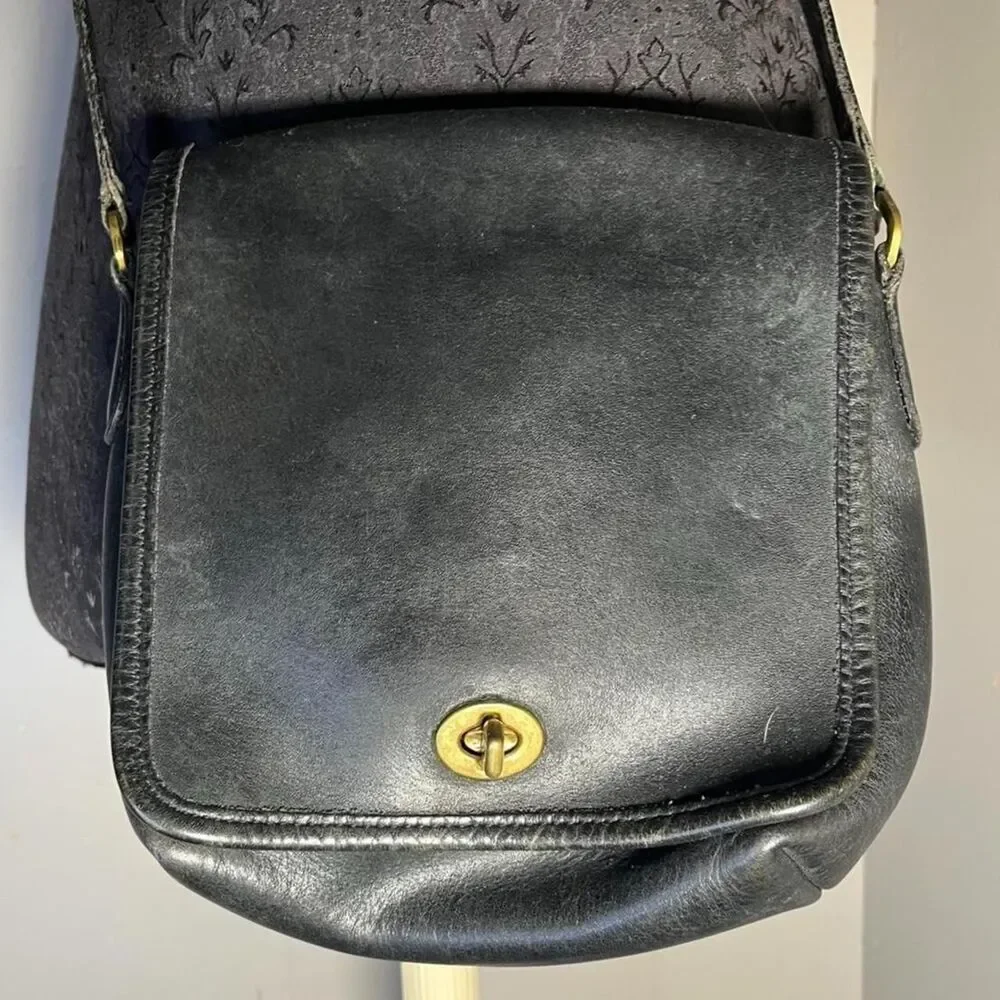 Coach vintage legacy